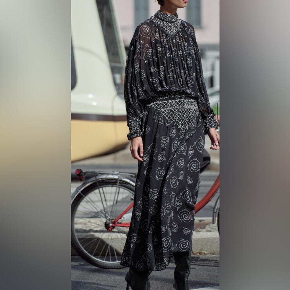 Nwt- Zara-EMBROIDERED EYELET DRESS ZW COLLECTION-XS